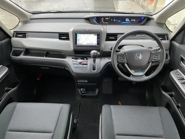 ホンダ フリード＋ G ホンダセンシング 新潟県 2017(平29)年 2万km ブルーホライゾンM ワンオーナー/メモリナビ/ワンセグテレビ/社外ホイールスタッドレスタイヤ装着/純正ホイール車載/バックカメラ/アイドリングストップ/クルーズコントロール/ドアバイザー/プッシュスタート/両側パワースライドドア/ETC/純正フロアマット/Bluetooth/スペアキー1個