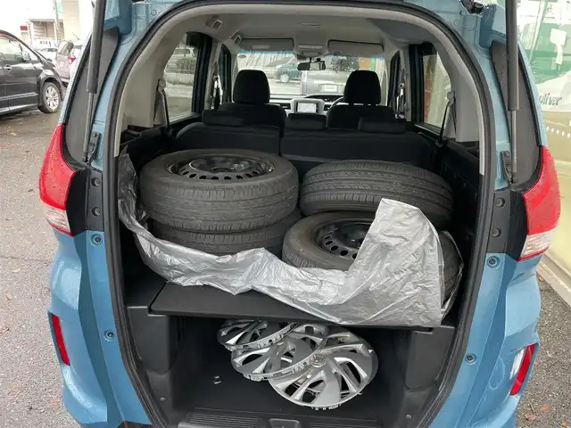 ホンダ フリード＋ G ホンダセンシング 新潟県 2017(平29)年 2万km ブルーホライゾンM ワンオーナー/メモリナビ/ワンセグテレビ/社外ホイールスタッドレスタイヤ装着/純正ホイール車載/バックカメラ/アイドリングストップ/クルーズコントロール/ドアバイザー/プッシュスタート/両側パワースライドドア/ETC/純正フロアマット/Bluetooth/スペアキー1個