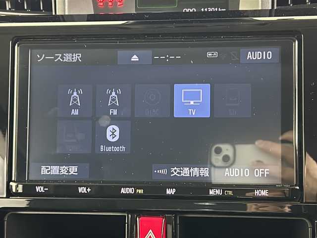 トヨタ ルーミー カスタムG 愛知県 2021(令3)年 1.2万km パールホワイトⅢ 純正9インチSDナビ/（CD/DVD/Bluetooth/フルセグTV/AM/FM)/バックカメラ/衝突軽減ブレーキ/追従式クルーズコントロール/ETC/両側パワースライドドア/前席シートヒーター/オートライト/LEDヘッドライト/フロントフォグライト/スマートキー/純正フロアマット/純正14インチアルミホイール/ステアリングスイッチ/コーナーセンサー