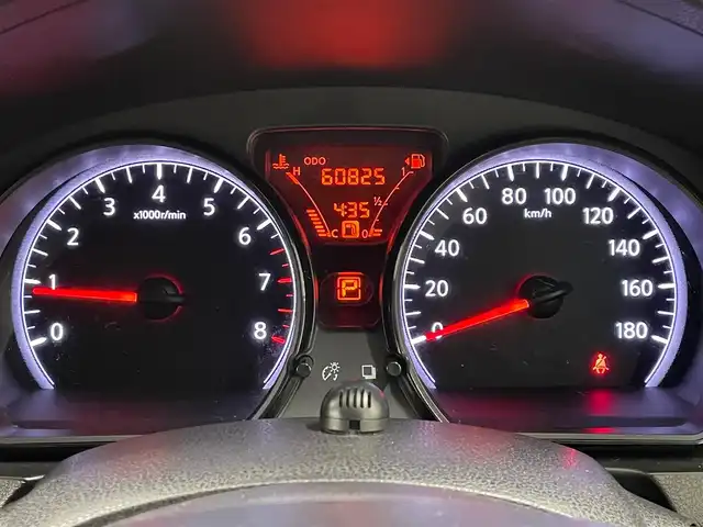 日産 ノート XVセレ +セーフ 長崎県 2015(平27)年 6.1万km ブリリアントホワイトパール 純正7インチナビ　（MC314D-W）/・フルセグTV　CD/DVD/SD/Bluetooth/バックカメラ/アラウンドビューモニター/コーナーセンサー/アイドリングストップ/プッシュスタート/エマージェンシブレーキ/踏み間違い衝突防止アシスト/車線逸脱警報/電動格納ミラー/純正フロアマット/取扱説明書/保証書