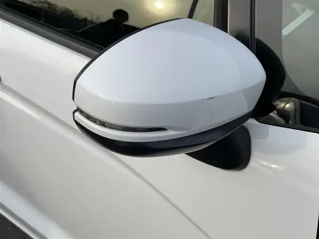 ホンダ フィット ハイブリット F 青森県 2019(令1)年 8.2万km タフタホワイトⅢ ・4WD/・禁煙車/・社外SDナビ/AM/FM/・Bluetooth/・衝突被害軽減ブレーキ/・クルーズコントロール/・バックカメラ/・レーンキープアシスト/・盗難防止装置/・横滑り防止装置/・スマートキー/・スペアキー/・HIDライト/・ダブルエアバック/・社外フロアマット/・ETC/・冬タイヤ/・取扱説明書