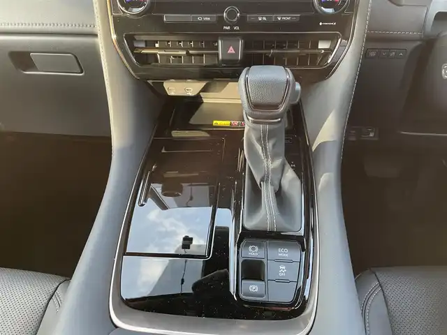 トヨタ アルファード Z 栃木県 2024(令6)年 1.3万km プラチナホワイトパールマイカ ワンオーナー/Toyota Safety Sense/・プリクラッシュセーフティ/・緊急時操舵支援(アクティブ操舵支援付)+フロントクロストラフィックアラート［FCTA］+レーンチェンジアラート［LCA］/・レーントレーシングアシスト［LTA］+レーンディパーチャーアラート［LDA］/・レーダークルーズコントロール(全車速追従機能付)/・アダプティブハイビームシステム［AHS］/・ロードサインアシスト［RSA］/・ドライバー緊急時対応システム/・プロアクティブドライビングアシスト［PDA］/・発進遅れ告知機能［TMN］/・ブラインドスポットモニター［BSM］+安心降車アシスト(ドアオープン制御付)+後方車両接近告知周辺車両接近時サポート(通報提案機能)+後方車両への接近警報+セカンダリーコリジョンブレーキ(停車中後突対応)/パノラミックビューモニター/14インチディスプレイオーディオ(コネクティッドナビ対応)/・地デジ(フルセグ)/・Bluetooth/・Apple Carplay/Android Auto/・USB/12.3インチTFTカラーメーター/ステアリングヒーター/快適温熱シート+ベンチレーション(フロント・セカンドシート)/エグゼクティブパワーシート(セカンドシート)