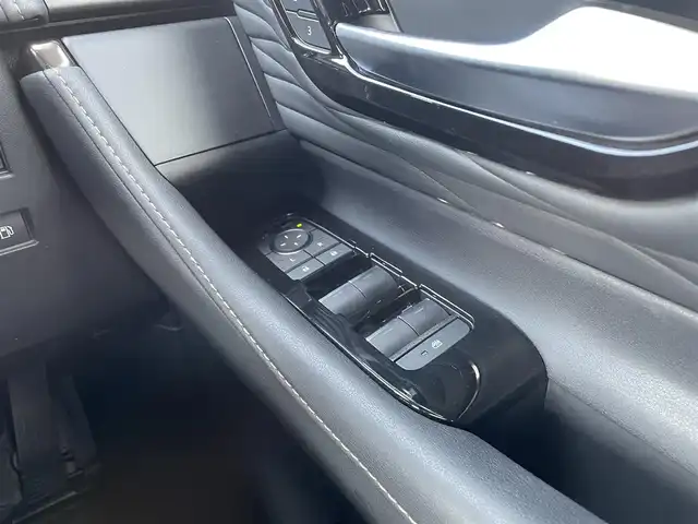 トヨタ アルファード Z 栃木県 2024(令6)年 1.3万km プラチナホワイトパールマイカ ワンオーナー/Toyota Safety Sense/・プリクラッシュセーフティ/・緊急時操舵支援(アクティブ操舵支援付)+フロントクロストラフィックアラート［FCTA］+レーンチェンジアラート［LCA］/・レーントレーシングアシスト［LTA］+レーンディパーチャーアラート［LDA］/・レーダークルーズコントロール(全車速追従機能付)/・アダプティブハイビームシステム［AHS］/・ロードサインアシスト［RSA］/・ドライバー緊急時対応システム/・プロアクティブドライビングアシスト［PDA］/・発進遅れ告知機能［TMN］/・ブラインドスポットモニター［BSM］+安心降車アシスト(ドアオープン制御付)+後方車両接近告知周辺車両接近時サポート(通報提案機能)+後方車両への接近警報+セカンダリーコリジョンブレーキ(停車中後突対応)/パノラミックビューモニター/14インチディスプレイオーディオ(コネクティッドナビ対応)/・地デジ(フルセグ)/・Bluetooth/・Apple Carplay/Android Auto/・USB/12.3インチTFTカラーメーター/ステアリングヒーター/快適温熱シート+ベンチレーション(フロント・セカンドシート)/エグゼクティブパワーシート(セカンドシート)