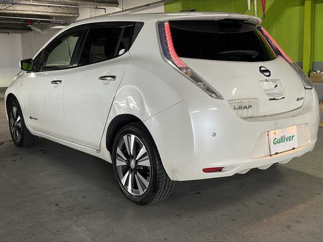 日産 リーフ X エアロスタイル サンクスED 沖縄県 2017(平29)年 7.3万km ブリリアントホワイトパール 禁煙車/衝突軽減ブレーキ/５ｍ充電ケーブル/純正ナビ/AM/FM/CD/DVD/フルセグTV/Bluetooth/バックカメラ/クルーズコントロール/シートヒーター/ステアリングヒーター/ステアリングリモコン/ドライブレコーダー前後/オートライト/プッシュスタート/純正17インチアルミホイール/コーナーセンサー前後/ABS