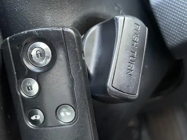 ホンダ フリード Gエアロ 千葉県 2014(平26)年 13.2万km スーパープラチナメタリック ユーザー買取車両/純正メモリナビ(VXM-145VFi)/・フルセグ/BT/DVD/CD/バックカメラ/ステアリングスイッチ/ETC/両側パワースライドドア/HIDヘッドライト/スマートキー/純正フロアマット/電動格納ミラー/純正15インチAW