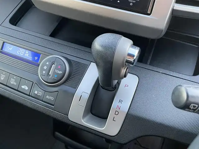 ホンダ フリード Gエアロ 千葉県 2014(平26)年 13.2万km スーパープラチナメタリック ユーザー買取車両/純正メモリナビ(VXM-145VFi)/・フルセグ/BT/DVD/CD/バックカメラ/ステアリングスイッチ/ETC/両側パワースライドドア/HIDヘッドライト/スマートキー/純正フロアマット/電動格納ミラー/純正15インチAW