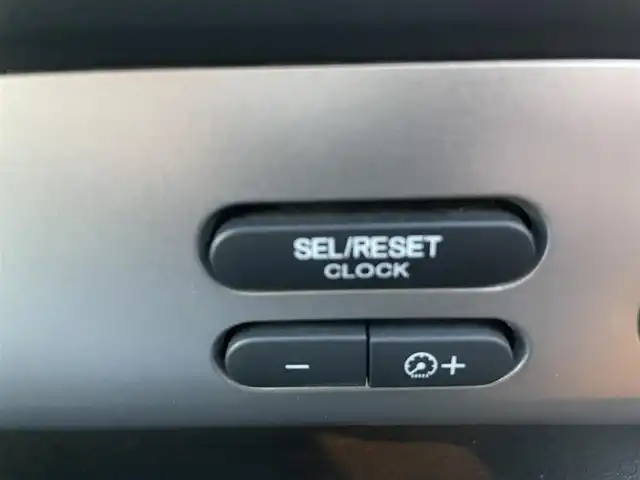 ホンダ フリード Gエアロ 千葉県 2014(平26)年 13.2万km スーパープラチナメタリック ユーザー買取車両/純正メモリナビ(VXM-145VFi)/・フルセグ/BT/DVD/CD/バックカメラ/ステアリングスイッチ/ETC/両側パワースライドドア/HIDヘッドライト/スマートキー/純正フロアマット/電動格納ミラー/純正15インチAW