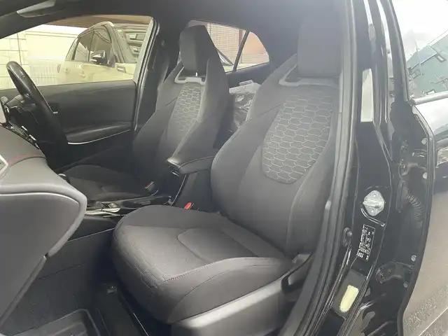 トヨタ カローラ スポーツ G Z 道央・札幌 2020(令2)年 12.3万km アティチュードブラックマイカ 純正ディスプレイオーディオ（AM/FM/USB/BT/フルセグTV/CD/DVD）/バックカメラ/ドライブレコーダー前後/シートヒーター/オートエアコン/オートブレーキホールド/電動パーキングブレーキ/パドルシフト/衝突軽減ブレーキ/レーンアシスト/クルーズコントロール/横滑り防止装置/オートマチックハイビーム/ステアリングヒーター/レーダー探知機/ＳＯＳスイッチ/純正エンジンスターター/アイドリングストップ/積み込み夏タイヤ（AW付）/電動格納ミラー/純正ドアバイザー/純正フロアマット/プッシュスタート/ETC/取説、保証書有/スペアキー×1