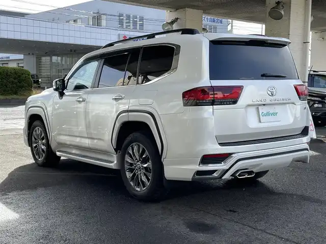 トヨタ ランドクルーザー ZX 宮城県 2023(令5)年 1.8万km プレシャスホワイトパール リアエンターテーメント/純正ナビ/CD/DVD/Bluetooth/フルセグTV/Apple car play/Android Auto/JBLサウンド/サンルーフ/リアエンターテインメント（HDMI）/モデリスタエアロ＋マフラーカッター/ルーフレール/トヨタセーフティセンス/レーダークルーズコントロール/レーンキープアシスト/衝突軽減ブレーキ/クリアランスソナー/先行車発進警報/ロードサインアシスト/ブラインドスポットモニター/ヘッドアップディスプレイ/全方位カメラ/電動パーキング/オートホールド/オートハイビーム/ダウンヒルアシスト/クールボックス/レザーシート/前席パワーシート/運転席シートメモリー/エアーシート/シートヒーター（セカンドシートまで）/ステアリングヒーター/１００V充電/電動格納サードシート/パワーバックドア/ビルトインETC２．０/指紋認証スタートスイッチ/三眼ヘッドライト/フロアマット/ドアバイザー