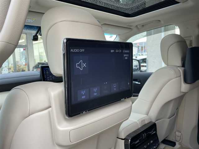 トヨタ ランドクルーザー ZX 宮城県 2023(令5)年 1.8万km プレシャスホワイトパール リアエンターテーメント/純正ナビ/CD/DVD/Bluetooth/フルセグTV/Apple car play/Android Auto/JBLサウンド/サンルーフ/リアエンターテインメント（HDMI）/モデリスタエアロ＋マフラーカッター/ルーフレール/トヨタセーフティセンス/レーダークルーズコントロール/レーンキープアシスト/衝突軽減ブレーキ/クリアランスソナー/先行車発進警報/ロードサインアシスト/ブラインドスポットモニター/ヘッドアップディスプレイ/全方位カメラ/電動パーキング/オートホールド/オートハイビーム/ダウンヒルアシスト/クールボックス/レザーシート/前席パワーシート/運転席シートメモリー/エアーシート/シートヒーター（セカンドシートまで）/ステアリングヒーター/１００V充電/電動格納サードシート/パワーバックドア/ビルトインETC２．０/指紋認証スタートスイッチ/三眼ヘッドライト/フロアマット/ドアバイザー