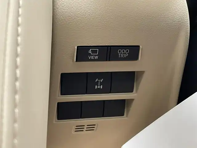 トヨタ ランドクルーザー ZX 宮城県 2023(令5)年 1.8万km プレシャスホワイトパール リアエンターテーメント/純正ナビ/CD/DVD/Bluetooth/フルセグTV/Apple car play/Android Auto/JBLサウンド/サンルーフ/リアエンターテインメント（HDMI）/モデリスタエアロ＋マフラーカッター/ルーフレール/トヨタセーフティセンス/レーダークルーズコントロール/レーンキープアシスト/衝突軽減ブレーキ/クリアランスソナー/先行車発進警報/ロードサインアシスト/ブラインドスポットモニター/ヘッドアップディスプレイ/全方位カメラ/電動パーキング/オートホールド/オートハイビーム/ダウンヒルアシスト/クールボックス/レザーシート/前席パワーシート/運転席シートメモリー/エアーシート/シートヒーター（セカンドシートまで）/ステアリングヒーター/１００V充電/電動格納サードシート/パワーバックドア/ビルトインETC２．０/指紋認証スタートスイッチ/三眼ヘッドライト/フロアマット/ドアバイザー