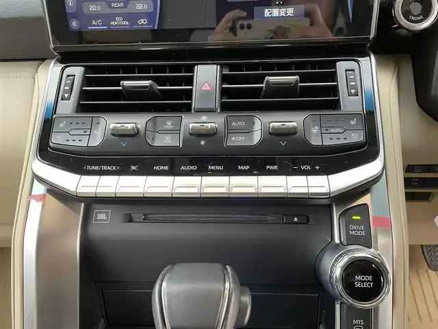 トヨタ ランドクルーザー ZX 宮城県 2023(令5)年 1.8万km プレシャスホワイトパール リアエンターテーメント/純正ナビ/CD/DVD/Bluetooth/フルセグTV/Apple car play/Android Auto/JBLサウンド/サンルーフ/リアエンターテインメント（HDMI）/モデリスタエアロ＋マフラーカッター/ルーフレール/トヨタセーフティセンス/レーダークルーズコントロール/レーンキープアシスト/衝突軽減ブレーキ/クリアランスソナー/先行車発進警報/ロードサインアシスト/ブラインドスポットモニター/ヘッドアップディスプレイ/全方位カメラ/電動パーキング/オートホールド/オートハイビーム/ダウンヒルアシスト/クールボックス/レザーシート/前席パワーシート/運転席シートメモリー/エアーシート/シートヒーター（セカンドシートまで）/ステアリングヒーター/１００V充電/電動格納サードシート/パワーバックドア/ビルトインETC２．０/指紋認証スタートスイッチ/三眼ヘッドライト/フロアマット/ドアバイザー