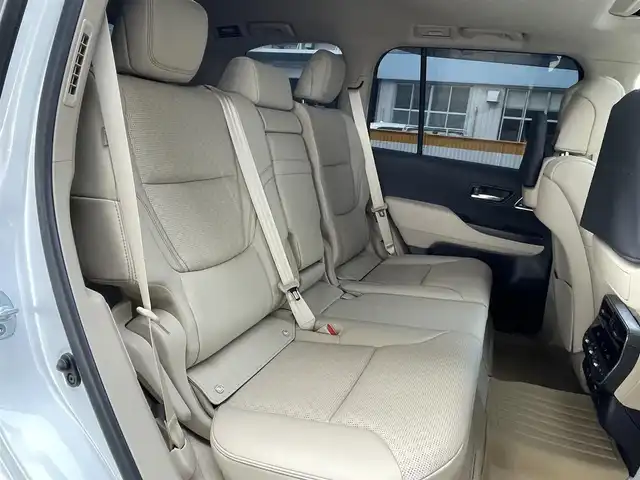 トヨタ ランドクルーザー ZX 宮城県 2023(令5)年 1.8万km プレシャスホワイトパール リアエンターテーメント/純正ナビ/CD/DVD/Bluetooth/フルセグTV/Apple car play/Android Auto/JBLサウンド/サンルーフ/リアエンターテインメント（HDMI）/モデリスタエアロ＋マフラーカッター/ルーフレール/トヨタセーフティセンス/レーダークルーズコントロール/レーンキープアシスト/衝突軽減ブレーキ/クリアランスソナー/先行車発進警報/ロードサインアシスト/ブラインドスポットモニター/ヘッドアップディスプレイ/全方位カメラ/電動パーキング/オートホールド/オートハイビーム/ダウンヒルアシスト/クールボックス/レザーシート/前席パワーシート/運転席シートメモリー/エアーシート/シートヒーター（セカンドシートまで）/ステアリングヒーター/１００V充電/電動格納サードシート/パワーバックドア/ビルトインETC２．０/指紋認証スタートスイッチ/三眼ヘッドライト/フロアマット/ドアバイザー