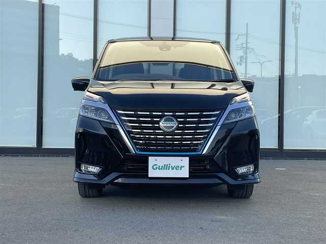 日産 セレナ e－パワー ハイウェイスター V 大阪府 2020(令2)年 4.3万km ダイヤモンドブラック 純正１０インチナビ　後席モニター　デジタルインナーミラー　全方位モニター　両側パワースライドドア　プロパイロット　ＢＳＭ　ＬＥＤ　フルセグＴＶ　ＥＴＣ　ＣＤ／ＤＶＤ／Ｂｌｕ－ｒａｙ　オートライト