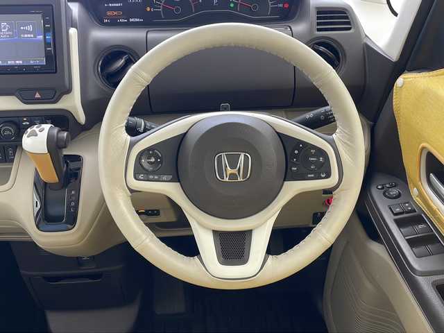 ホンダ Ｎ ＢＯＸ G L ホンダセンシング 大阪府 2017(平29)年 4.6万km プレミアムイエローパールⅡ 禁煙車/純正ナビVXM-185FI/   フルセグＴＶ ＤＶＤ再生 Ｂｌｕｅｔｏｏｔｈ USB/バックカメラ/ビルドインＥＴＣ/クルーズコントロール/両側パワースライドドア/LEDヘッドライト/オートライト/純正フロアマット/プッシュスタート/電動格納ミラー/ウインカーミラー/パワーステアリング/パワーウインドウ