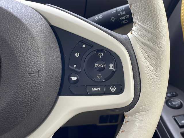 ホンダ Ｎ ＢＯＸ G L ホンダセンシング 大阪府 2017(平29)年 4.6万km プレミアムイエローパールⅡ 禁煙車/純正ナビVXM-185FI/   フルセグＴＶ ＤＶＤ再生 Ｂｌｕｅｔｏｏｔｈ USB/バックカメラ/ビルドインＥＴＣ/クルーズコントロール/両側パワースライドドア/LEDヘッドライト/オートライト/純正フロアマット/プッシュスタート/電動格納ミラー/ウインカーミラー/パワーステアリング/パワーウインドウ
