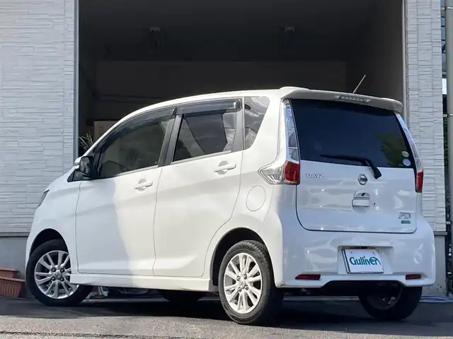 日産 デイズ ハイウェイスターX 大分県 2015(平27)年 5.9万km パール ワンオーナー /純正14インチアルミホイール/純正ナビ/フルセグTV/Bluetooth/純正フロアマット/社外ETC/バックカメラ/5月3日から5月7日までお休みの為、書類発送及び車両搬出は5月8日以降になります。