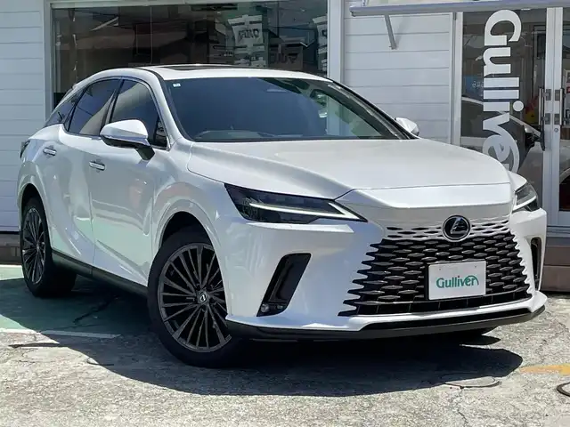 レクサス ＲＸ 350 バージョンL 神奈川県 2024(令6)年 0.7万km ソニッククォーツ ワンオーナー/純正14インチディスプレイオーディオ/　（Bluetooth・USB・Miracast）/ムーンルーフ/パノラミックビューモニター/全席シートヒーター/エアシート/前席パワーシート/プリクラッシュセーフティ/レーダークルーズコントロール/アドバンスドパーク/ブラインドスポットモニター/クリアランスソナー/パワーバックドア/ヘッドアップディスプレイ/ビルトインETC2.0/スマートキー×2/カードキー×1/保証書/取扱説明書
