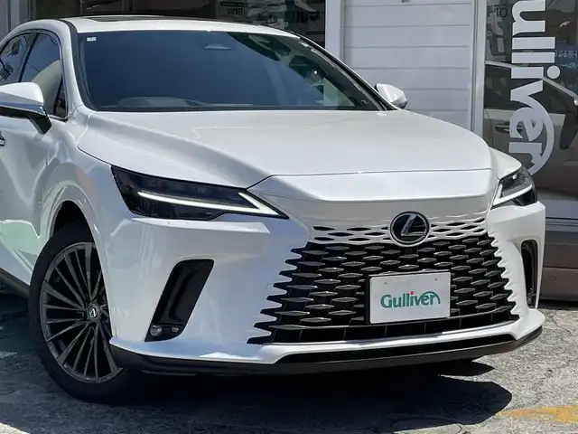 レクサス ＲＸ 350 バージョンL 神奈川県 2024(令6)年 0.7万km ソニッククォーツ ワンオーナー/純正14インチディスプレイオーディオ/　（Bluetooth・USB・Miracast）/ムーンルーフ/パノラミックビューモニター/全席シートヒーター/エアシート/前席パワーシート/プリクラッシュセーフティ/レーダークルーズコントロール/アドバンスドパーク/ブラインドスポットモニター/クリアランスソナー/パワーバックドア/ヘッドアップディスプレイ/ビルトインETC2.0/スマートキー×2/カードキー×1/保証書/取扱説明書