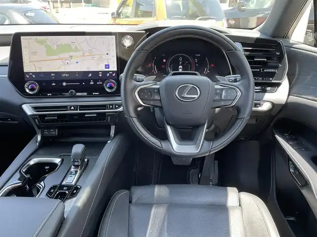 レクサス ＲＸ 350 バージョンL 神奈川県 2024(令6)年 0.7万km ソニッククォーツ ワンオーナー/純正14インチディスプレイオーディオ/　（Bluetooth・USB・Miracast）/ムーンルーフ/パノラミックビューモニター/全席シートヒーター/エアシート/前席パワーシート/プリクラッシュセーフティ/レーダークルーズコントロール/アドバンスドパーク/ブラインドスポットモニター/クリアランスソナー/パワーバックドア/ヘッドアップディスプレイ/ビルトインETC2.0/スマートキー×2/カードキー×1/保証書/取扱説明書