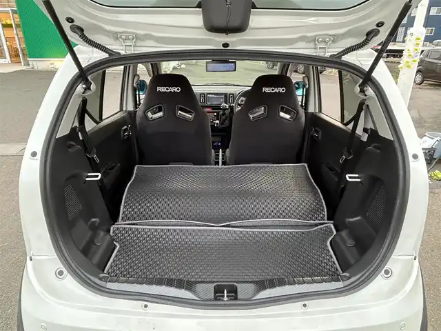 スズキ アルト ワークス 宮城県 2020(令2)年 5.4万km ピュアホワイトP TEIN車高調/HKSマフラー/社外エアクリーナー/ADVAN Racing15インチAW/セーフティサポート/・デュアルセンサーブレーキサポート/・後退時ブレーキサポート/・誤発進抑制機能（後方含む）/・リアパーキングセンサー/・車線逸脱警報/・ふらつき警報機能/・先行車発進お知らせ機能/・ハイビームアシスト/純正ナビ（CN-RZ753W）/・CD/DVD/・Bluetooth/・フルセグTV/バックカメラ/ビルトインETC/革巻きステアリング/パドルシフト/HIDヘッドランプ/フォグランプ/オートライト/スマートキー/プッシュスタート/電動格納ミラー/純正フロアマット/純正ドアバイザー/Wエアバッグ