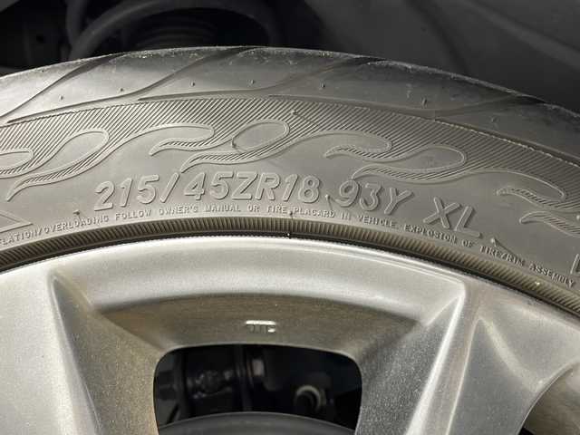 マツダ アクセラ スポーツ 広島県 2017(平29)年 5.5万km マシーングレープレミアムM 禁煙車/純正ナビ/バックカメラ/レーダークルーズコントロール/エアロ(フロント)/パワーシート/ＥＴＣ/ドラレコ/コーナーセンサー/シートヒーター/レーンキープ/衝突軽減/オートマチックハイビーム/踏み間違い防止/ＬＥＤヘッドライト/エアバッグ(運転席/助手席/サイド/カーテン)/純正18インチアルミホイール(215/45/R18)