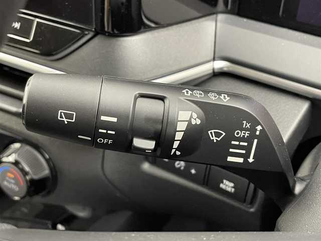 日産 ノート X 90周年記念車 岡山県 2024(令6)年 0.3万km バーガンディー 純正9インチメモリナビゲーション/【BT/USB/HDMI/フルセグTV】/プロパイロット/衝突軽減ブレーキ/アラウンドビューモニター/ビルトインETC2.0/LEDヘッドライト/デジタルインナーミラー/純正ドライブレコーダー/純正16インチアルミ/純正フロアマット/ステアリングスイッチ/アイドリングストップ/チルトステアリング/ウィンカーミラー/シートリフター/純正ドアバイザー/横滑り防止機能/プッシュスタート/スマートキー×2/禁煙車/取扱説明書/ナビ取扱説明書