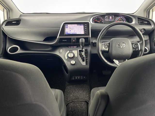 トヨタ シエンタ G セーフティエディション 埼玉県 2020(令2)年 3万km ホワイトパールクリスタルシャイン 純正ナビ　NSCN-W68/(Bluetooth/CD/AM/FM)/地デジワンセグ/全方位カメラ/前方ドライブレコーダー/ETC/オートマチックハイビーム/車線逸脱警報/衝突軽減ブレーキ/クリアランスソナー/先行車発進お知らせ機能/リヤシートリマインダー/ステアリングヒーター/運転席・助手席シートヒーター/アイドリングストップ/両側パワースライドドア/プッシュスタート/ステアリングリモコン/ウィンカーミラー/純正フロアマット/純正ドアバイザー