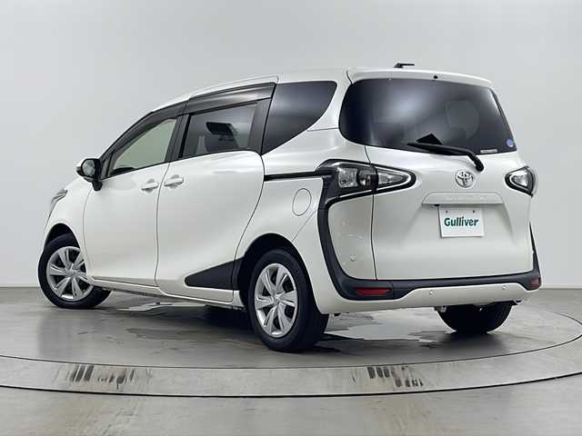 トヨタ シエンタ G セーフティエディション 埼玉県 2020(令2)年 3万km ホワイトパールクリスタルシャイン 純正ナビ　NSCN-W68/(Bluetooth/CD/AM/FM)/地デジワンセグ/全方位カメラ/前方ドライブレコーダー/ETC/オートマチックハイビーム/車線逸脱警報/衝突軽減ブレーキ/クリアランスソナー/先行車発進お知らせ機能/リヤシートリマインダー/ステアリングヒーター/運転席・助手席シートヒーター/アイドリングストップ/両側パワースライドドア/プッシュスタート/ステアリングリモコン/ウィンカーミラー/純正フロアマット/純正ドアバイザー