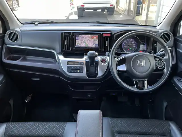 ホンダ Ｎ ＷＧＮ カスタム G ターボパッケージ 大分県 2015(平27)年 13.9万km プレミアムゴールドパープルパール ・ワンオーナー/・社外ナビ　CN-R300D/　ワンセグテレビ/　DVD/CD/　Bluetooth/　SD/　ラジオ/　AUX/・ETC/・横滑り制御システム/・ヒルスタートアシスト機能/・アイドリングストップ/・エマージェンシーストップシグナル/・クルーズコントロール/・ステアリングスイッチ/・パドルシフト/・チルトステアリング/・革巻きステアリング/・ウィンカーミラー/・プライバシーガラス/・純正フロアマット/・純正14インチアルミホイル/・ドアバイザー/・スペアキー１本/・保証書/・オーナーズマニュアル