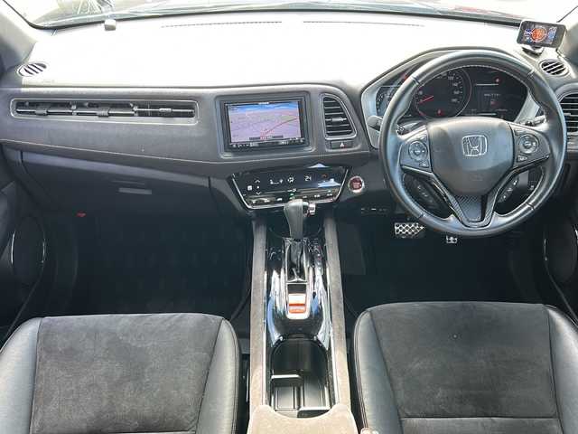 ホンダ ヴェゼル RS ホンダセンシング 岐阜県 2017(平29)年 8.3万km クリスタルブラックパール 登録時走行距離83017km/社外ＳＤナビ/バックモニター/フルセグテレビ/ドライブレコーダー/クルーズコントロール/純正１８インチアルミホイール/ＨＤＭＩ接続/レーダー/ビルトインＥＴＣ/プッシュスタート/スマートキー/禁煙車/LEDヘッドライト/フォグランプ/オートライト/ハーフレザーシート/レーンキープアシスト