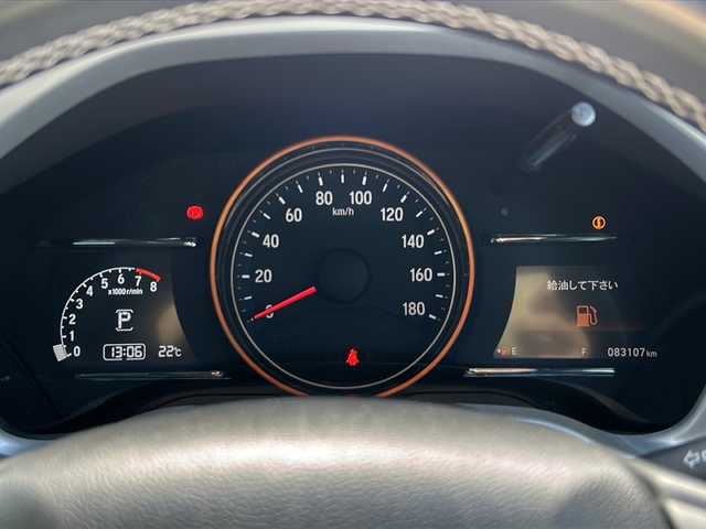 ホンダ ヴェゼル RS ホンダセンシング 岐阜県 2017(平29)年 8.3万km クリスタルブラックパール 登録時走行距離83017km/社外ＳＤナビ/バックモニター/フルセグテレビ/ドライブレコーダー/クルーズコントロール/純正１８インチアルミホイール/ＨＤＭＩ接続/レーダー/ビルトインＥＴＣ/プッシュスタート/スマートキー/禁煙車/LEDヘッドライト/フォグランプ/オートライト/ハーフレザーシート/レーンキープアシスト