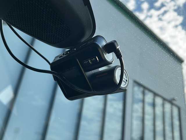 ホンダ ヴェゼル RS ホンダセンシング 岐阜県 2017(平29)年 8.3万km クリスタルブラックパール 登録時走行距離83017km/社外ＳＤナビ/バックモニター/フルセグテレビ/ドライブレコーダー/クルーズコントロール/純正１８インチアルミホイール/ＨＤＭＩ接続/レーダー/ビルトインＥＴＣ/プッシュスタート/スマートキー/禁煙車/LEDヘッドライト/フォグランプ/オートライト/ハーフレザーシート/レーンキープアシスト