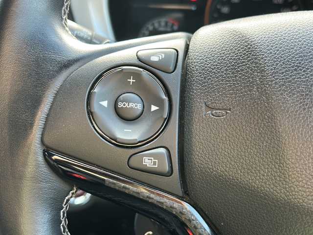 ホンダ ヴェゼル RS ホンダセンシング 岐阜県 2017(平29)年 8.3万km クリスタルブラックパール 登録時走行距離83017km/社外ＳＤナビ/バックモニター/フルセグテレビ/ドライブレコーダー/クルーズコントロール/純正１８インチアルミホイール/ＨＤＭＩ接続/レーダー/ビルトインＥＴＣ/プッシュスタート/スマートキー/禁煙車/LEDヘッドライト/フォグランプ/オートライト/ハーフレザーシート/レーンキープアシスト