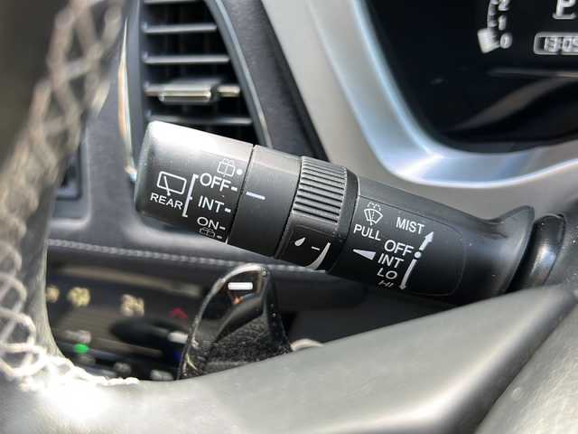 ホンダ ヴェゼル RS ホンダセンシング 岐阜県 2017(平29)年 8.3万km クリスタルブラックパール 登録時走行距離83017km/社外ＳＤナビ/バックモニター/フルセグテレビ/ドライブレコーダー/クルーズコントロール/純正１８インチアルミホイール/ＨＤＭＩ接続/レーダー/ビルトインＥＴＣ/プッシュスタート/スマートキー/禁煙車/LEDヘッドライト/フォグランプ/オートライト/ハーフレザーシート/レーンキープアシスト