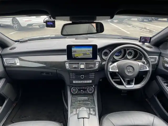 メルセデス・ベンツ ＣＬＳ２２０ｄ SブレイクAMGライン　 福岡県 2017(平29)年 2.5万km オブシディアンブラック ・サンルーフ/・アダプティブクルーズコントロール/・純正ナビ/BT/USB/・全方位カメラ/・黒革シート/シートヒーター/・ドライブレコーダー/・フルセグ/・ETC/・純正19AW/・LEDライト/・BLIS