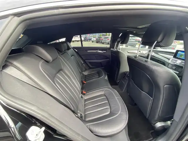 メルセデス・ベンツ ＣＬＳ２２０ｄ SブレイクAMGライン　 福岡県 2017(平29)年 2.5万km オブシディアンブラック ・サンルーフ/・アダプティブクルーズコントロール/・純正ナビ/BT/USB/・全方位カメラ/・黒革シート/シートヒーター/・ドライブレコーダー/・フルセグ/・ETC/・純正19AW/・LEDライト/・BLIS