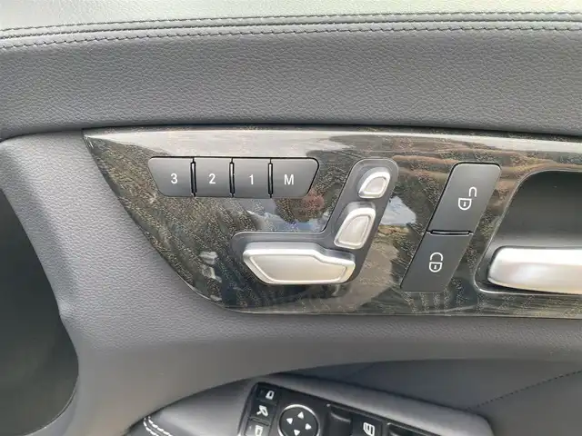 メルセデス・ベンツ ＣＬＳ２２０ｄ SブレイクAMGライン　 福岡県 2017(平29)年 2.5万km オブシディアンブラック ・サンルーフ/・アダプティブクルーズコントロール/・純正ナビ/BT/USB/・全方位カメラ/・黒革シート/シートヒーター/・ドライブレコーダー/・フルセグ/・ETC/・純正19AW/・LEDライト/・BLIS