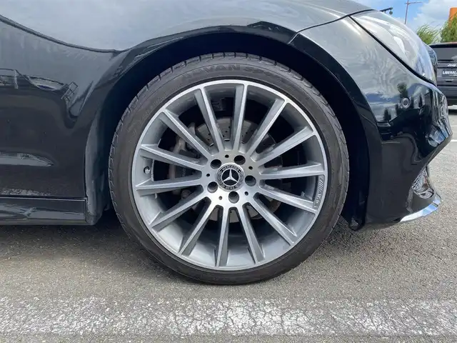 メルセデス・ベンツ ＣＬＳ２２０ｄ SブレイクAMGライン　 福岡県 2017(平29)年 2.5万km オブシディアンブラック ・サンルーフ/・アダプティブクルーズコントロール/・純正ナビ/BT/USB/・全方位カメラ/・黒革シート/シートヒーター/・ドライブレコーダー/・フルセグ/・ETC/・純正19AW/・LEDライト/・BLIS