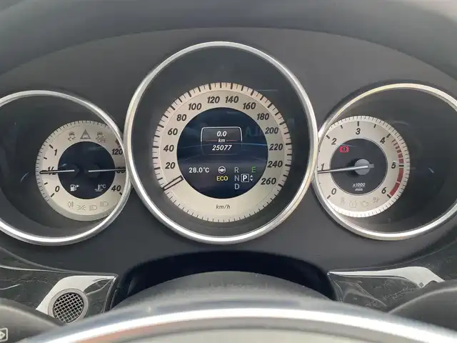 メルセデス・ベンツ ＣＬＳ２２０ｄ SブレイクAMGライン　 福岡県 2017(平29)年 2.5万km オブシディアンブラック ・サンルーフ/・アダプティブクルーズコントロール/・純正ナビ/BT/USB/・全方位カメラ/・黒革シート/シートヒーター/・ドライブレコーダー/・フルセグ/・ETC/・純正19AW/・LEDライト/・BLIS