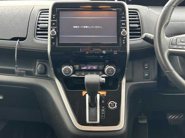 日産 セレナ 福島県 2019(平31)年 2.9万km ブリリアントホワイトパール 2トーン 純正ナビゲーション/型番：MM518D-L/【CD/DVD/SD/USB/BT/TV】/アラウンドビューモニター/フリップダウンモニター/ビルトインETC/ドライブレコーダー/両側電動スライドドア/ハンズフリーオートスライドドア/アイドリングストップ/衝突被害軽減ブレーキ/レーンキープアシスト/クルーズコントロール/ステアリングリモコン/リアドアシェード/シートバックテーブル/社外フロアマット/ドアバイザー