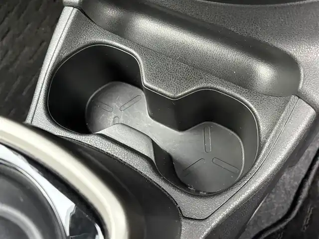 日産 ノート e－パワー X Vセレクション 大分県 2015(平27)年 2.9万km ブリリアントシルバー ・純正ナビ(CD/DVD/BT/SD)/・フルセグテレビ/・アラウンドビューモニター/・エマージェンシーブレーキ/・コーナーセンサー/・ETC/・デジタルインナーミラー/・スマートキー/・プッシュスタート/・オートライト/・フロアマット