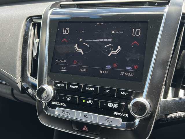 トヨタ クラウン ハイブリッド RS アドバンス 沖縄県 2018(平30)年 4.4万km ホワイトパールクリスタルシャイン 純正ナビ/（ＡＭ／ＦＭ／ＣＤ／ＢＴ）　/フルセグＴＶ　/バックモニター　/衝突軽減システム　/純正１８インチＡＷ　/オートマチックハイビーム　/ドラレコ　/ＥＴＣ　/パワーシート　/スマートキー　/クルコン　/ＵＳＢ入力端子/LEDヘッドライト/オートライト/プッシュスタート/スペアキー