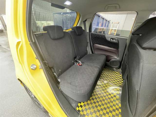 ホンダ Ｎ ＯＮＥ プレミアム ツアラー Lパッケージ 滋賀県 2013(平25)年 6.5万km 黄Ⅱ 純正ディスプレイオーディオ/・Bluetooth/・CD/・USB/バックカメラ/クルーズコントロール/MTモード付AT/オートライト/ETC/プッシュスタート/スマートキー/ステアリングリモコン/オートエアコン/横滑り防止機能