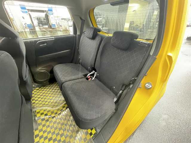 ホンダ Ｎ ＯＮＥ プレミアム ツアラー Lパッケージ 滋賀県 2013(平25)年 6.5万km 黄Ⅱ 純正ディスプレイオーディオ/・Bluetooth/・CD/・USB/バックカメラ/クルーズコントロール/MTモード付AT/オートライト/ETC/プッシュスタート/スマートキー/ステアリングリモコン/オートエアコン/横滑り防止機能