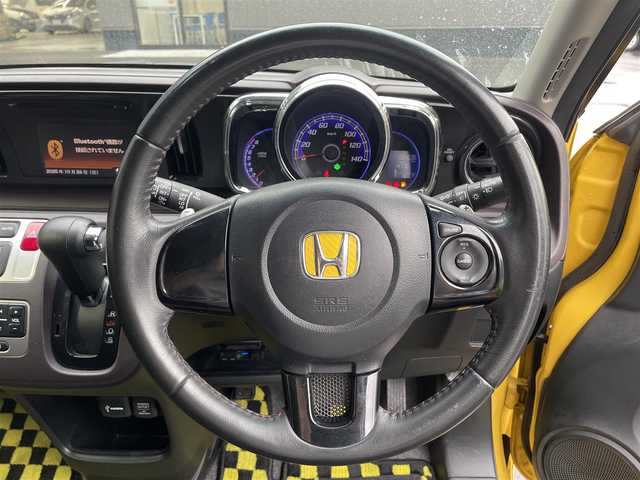 ホンダ Ｎ ＯＮＥ プレミアム ツアラー Lパッケージ 滋賀県 2013(平25)年 6.5万km 黄Ⅱ 純正ディスプレイオーディオ/・Bluetooth/・CD/・USB/バックカメラ/クルーズコントロール/MTモード付AT/オートライト/ETC/プッシュスタート/スマートキー/ステアリングリモコン/オートエアコン/横滑り防止機能