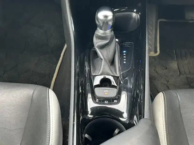 トヨタ Ｃ－ＨＲ G モード ネロ 熊本県 2019(平31)年 5.3万km 黒 純正ナビ/・AM/FM/CD/DVD/BT/SD/・フルセグTV/バックカメラ/トヨタセーフティセンス/・プリクラッシュセーフティ/・レーンディパーチャーアラート/・ブラインドスポットモニター/・クリアランスソナー/・オートハイビーム/・レーダークルーズコントロール/LEDヘッドライト/フォグランプ/革巻きステアリング/ステアリングスイッチ/ハーフレザーシート/前席シートヒーター/電動パーキングブレーキ/オートホールドブレーキ/ETC/純正フロアマット/純正アルミホイール/ドアバイザー/電動格納ミラー/ウインカーミラー