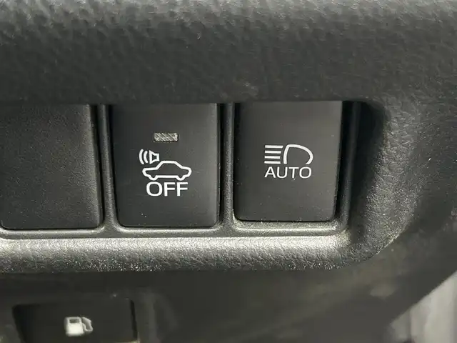 トヨタ Ｃ－ＨＲ G モード ネロ 熊本県 2019(平31)年 5.3万km 黒 純正ナビ/・AM/FM/CD/DVD/BT/SD/・フルセグTV/バックカメラ/トヨタセーフティセンス/・プリクラッシュセーフティ/・レーンディパーチャーアラート/・ブラインドスポットモニター/・クリアランスソナー/・オートハイビーム/・レーダークルーズコントロール/LEDヘッドライト/フォグランプ/革巻きステアリング/ステアリングスイッチ/ハーフレザーシート/前席シートヒーター/電動パーキングブレーキ/オートホールドブレーキ/ETC/純正フロアマット/純正アルミホイール/ドアバイザー/電動格納ミラー/ウインカーミラー