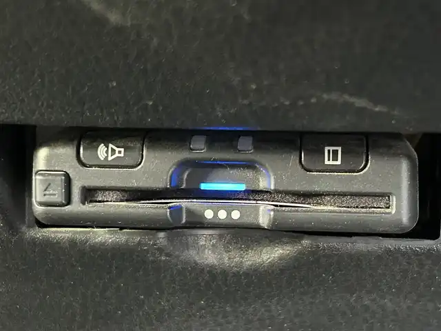 トヨタ Ｃ－ＨＲ G モード ネロ 熊本県 2019(平31)年 5.3万km 黒 純正ナビ/・AM/FM/CD/DVD/BT/SD/・フルセグTV/バックカメラ/トヨタセーフティセンス/・プリクラッシュセーフティ/・レーンディパーチャーアラート/・ブラインドスポットモニター/・クリアランスソナー/・オートハイビーム/・レーダークルーズコントロール/LEDヘッドライト/フォグランプ/革巻きステアリング/ステアリングスイッチ/ハーフレザーシート/前席シートヒーター/電動パーキングブレーキ/オートホールドブレーキ/ETC/純正フロアマット/純正アルミホイール/ドアバイザー/電動格納ミラー/ウインカーミラー