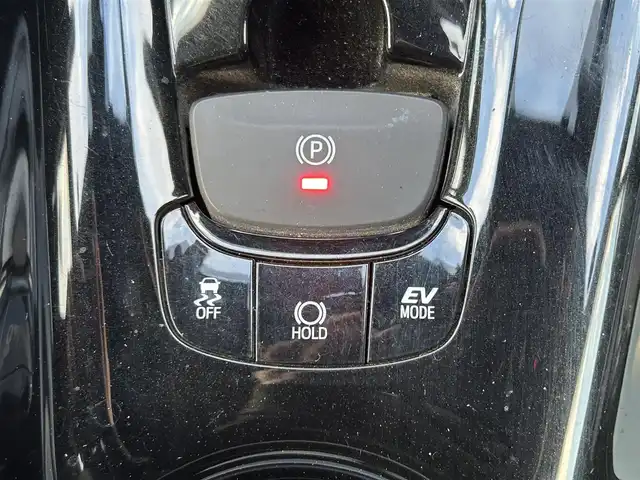 トヨタ Ｃ－ＨＲ G モード ネロ 熊本県 2019(平31)年 5.3万km 黒 純正ナビ/・AM/FM/CD/DVD/BT/SD/・フルセグTV/バックカメラ/トヨタセーフティセンス/・プリクラッシュセーフティ/・レーンディパーチャーアラート/・ブラインドスポットモニター/・クリアランスソナー/・オートハイビーム/・レーダークルーズコントロール/LEDヘッドライト/フォグランプ/革巻きステアリング/ステアリングスイッチ/ハーフレザーシート/前席シートヒーター/電動パーキングブレーキ/オートホールドブレーキ/ETC/純正フロアマット/純正アルミホイール/ドアバイザー/電動格納ミラー/ウインカーミラー